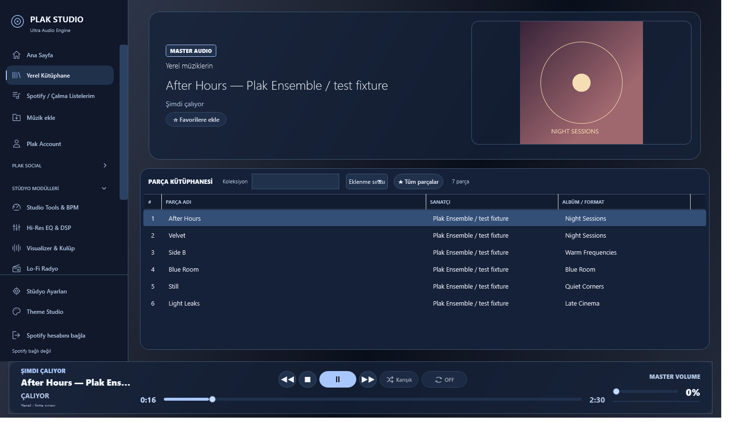 Plak Studio Windows uygulamasının koyu temalı görünümü